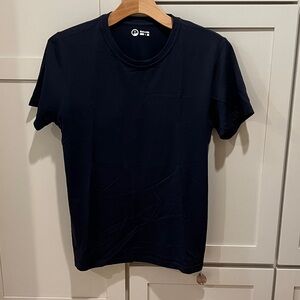 Men’s size L Outlier 100% merino wool navy tshirt